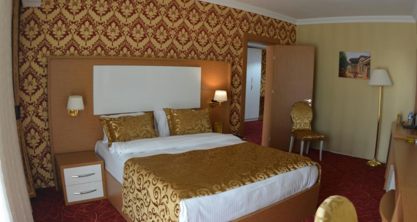 هتل هالدی وان